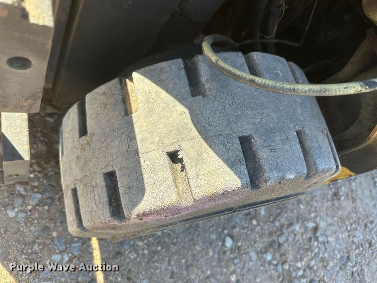 image for item DH1911 Yale GLC040ADNUAE083  forklift