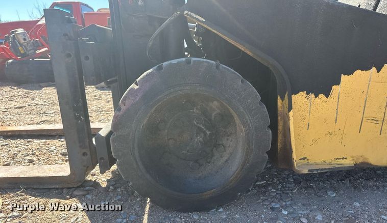 image for item DH1911 Yale GLC040ADNUAE083  forklift