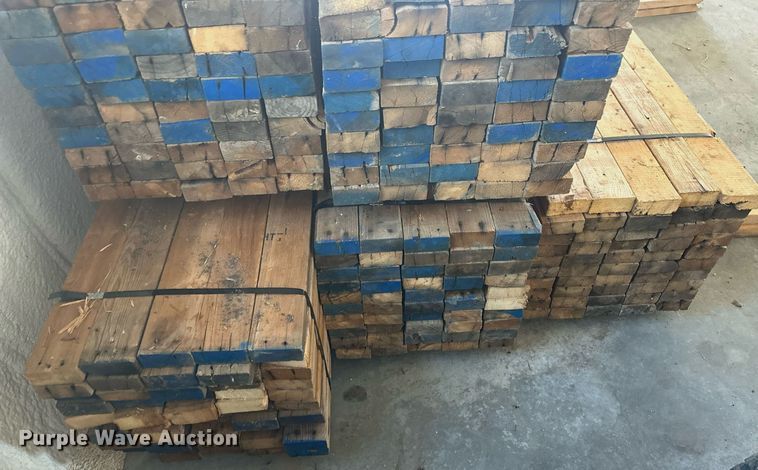 image for item DH1915 (250) pieces of 2" x 4" x 8' lumber