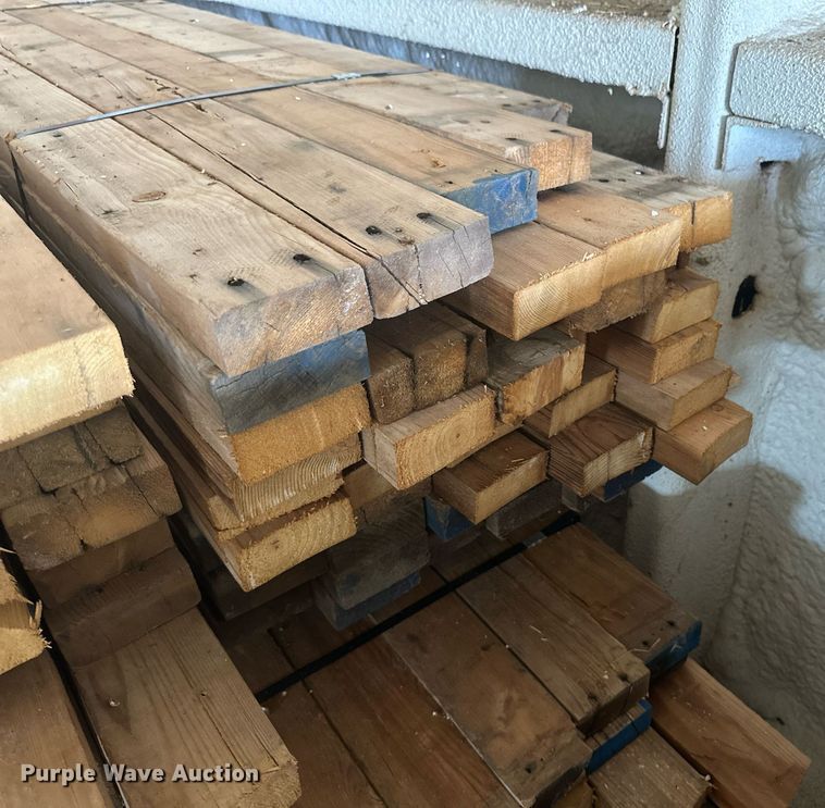 image for item DH1915 (250) pieces of 2" x 4" x 8' lumber