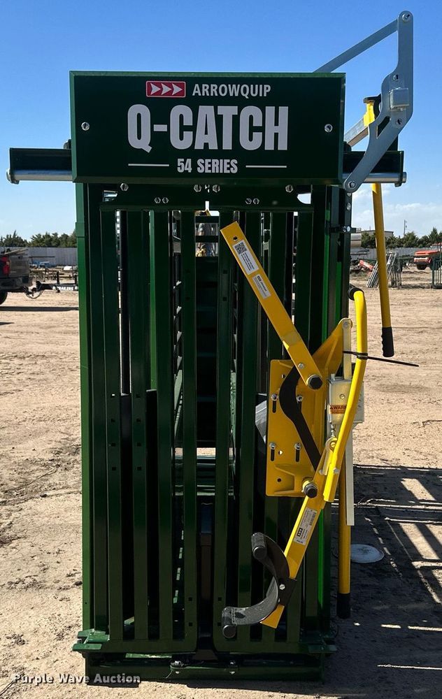 image for item DH1917 Arrowquip Q-Catch 54 series  livestock squeeze chute