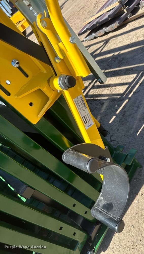 image for item DH1917 Arrowquip Q-Catch 54 series  livestock squeeze chute