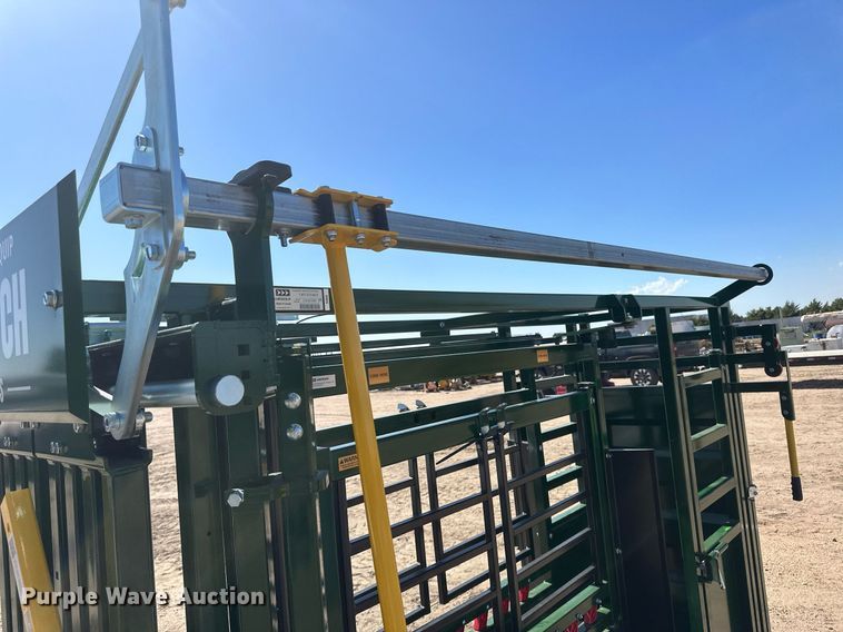 image for item DH1917 Arrowquip Q-Catch 54 series  livestock squeeze chute