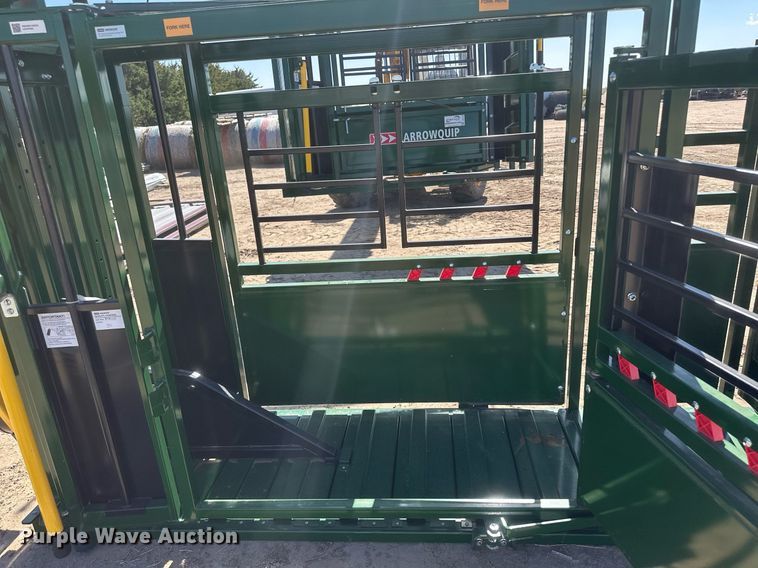 image for item DH1917 Arrowquip Q-Catch 54 series  livestock squeeze chute