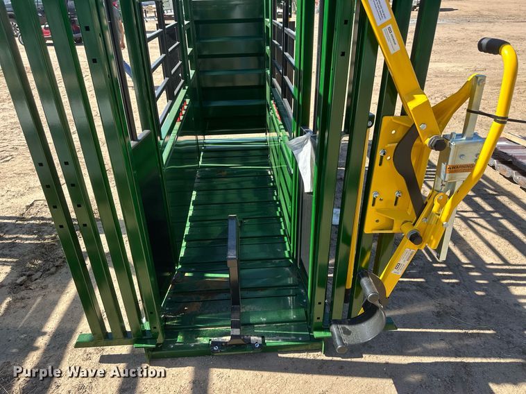 image for item DH1917 Arrowquip Q-Catch 54 series  livestock squeeze chute