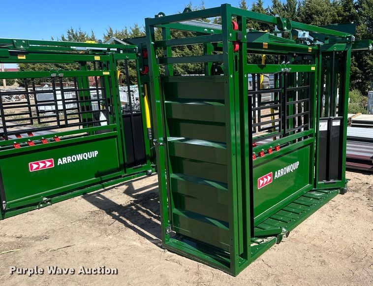 image for item DH1918 Arrowquip Q-Catch 54 series  livestock squeeze chute