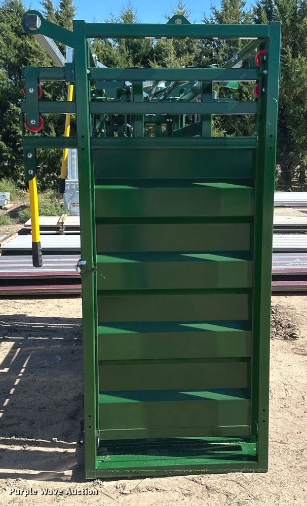 image for item DH1918 Arrowquip Q-Catch 54 series  livestock squeeze chute