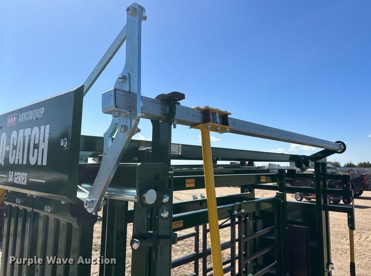 image for item DH1918 Arrowquip Q-Catch 54 series  livestock squeeze chute