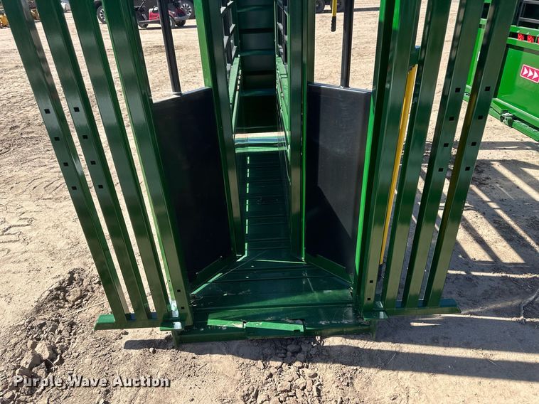 image for item DH1918 Arrowquip Q-Catch 54 series  livestock squeeze chute