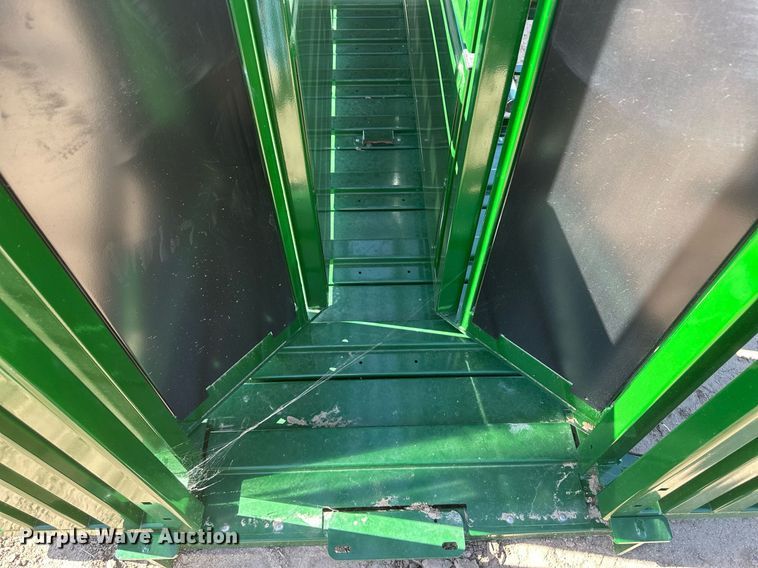 image for item DH1918 Arrowquip Q-Catch 54 series  livestock squeeze chute