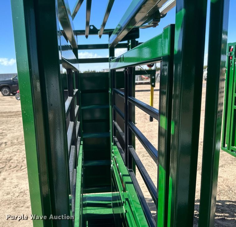 image for item DH1918 Arrowquip Q-Catch 54 series  livestock squeeze chute