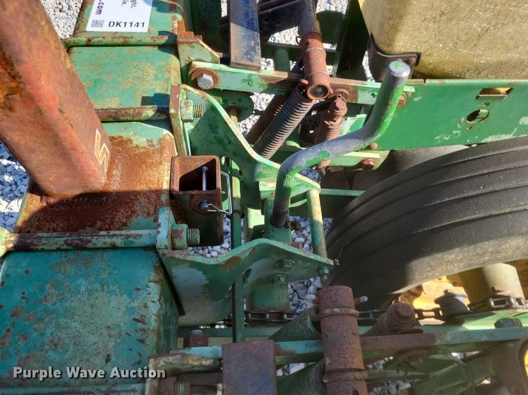 image for item DK1141 John Deere 7100  planter