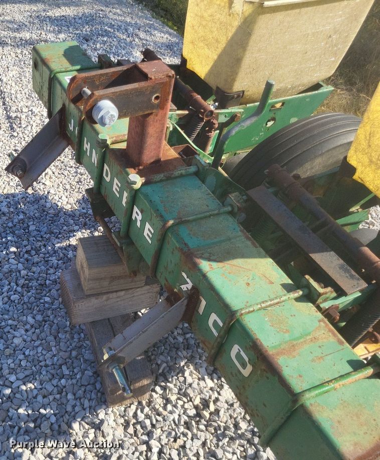 image for item DK1141 John Deere 7100  planter