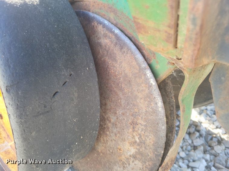 image for item DK1141 John Deere 7100  planter