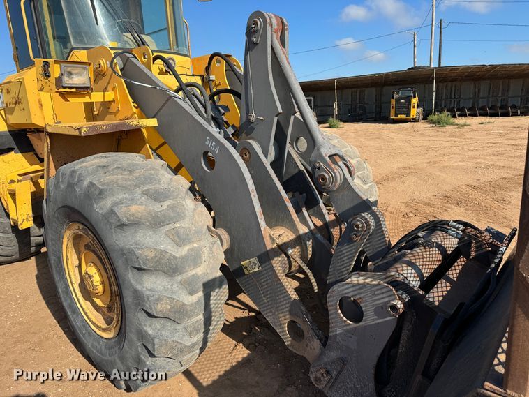 image for item DK2548 1995 Volvo L90C  wheel loader