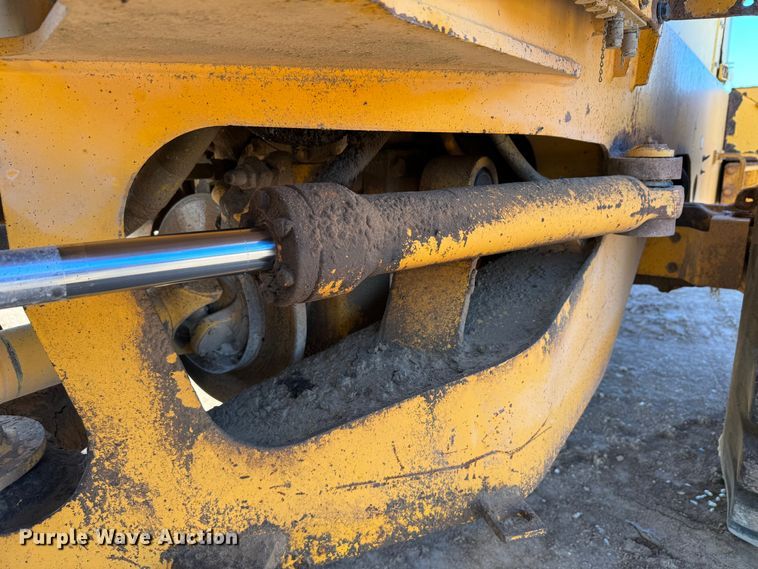 image for item DK2548 1995 Volvo L90C  wheel loader