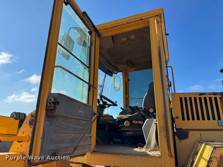 image for item DK2548 1995 Volvo L90C  wheel loader