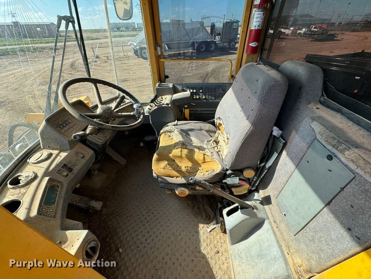 image for item DK2548 1995 Volvo L90C  wheel loader