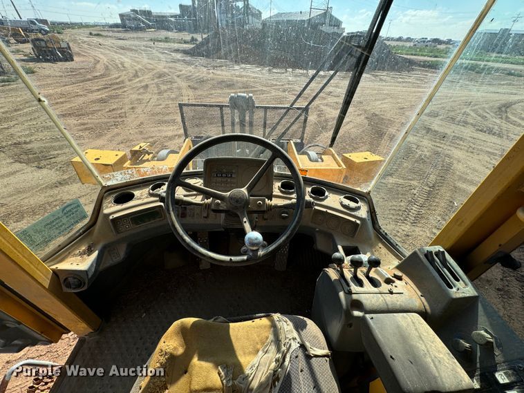 image for item DK2548 1995 Volvo L90C  wheel loader