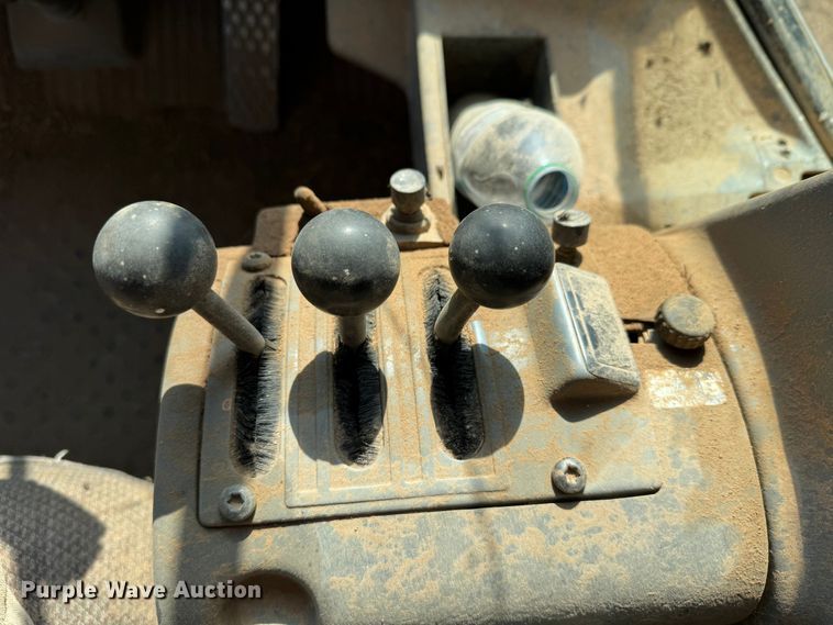 image for item DK2548 1995 Volvo L90C  wheel loader