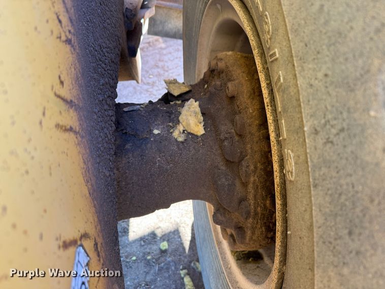 image for item DK2548 1995 Volvo L90C  wheel loader