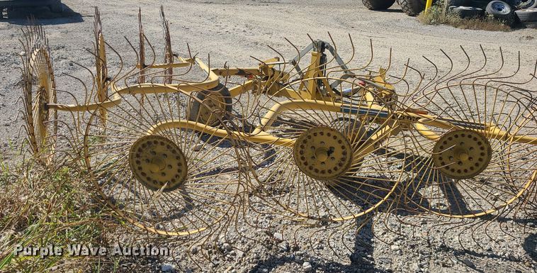 image for item DK4109 Vermeer WR20  hay rake