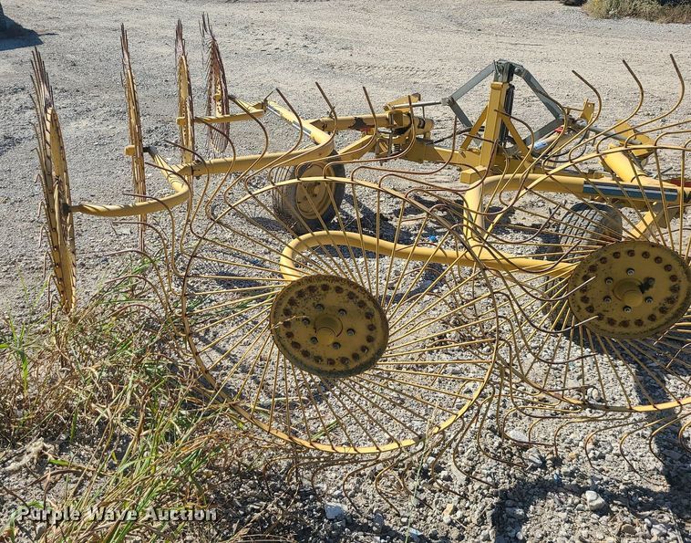 image for item DK4109 Vermeer WR20  hay rake