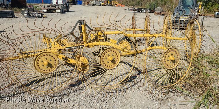 image for item DK4109 Vermeer WR20  hay rake