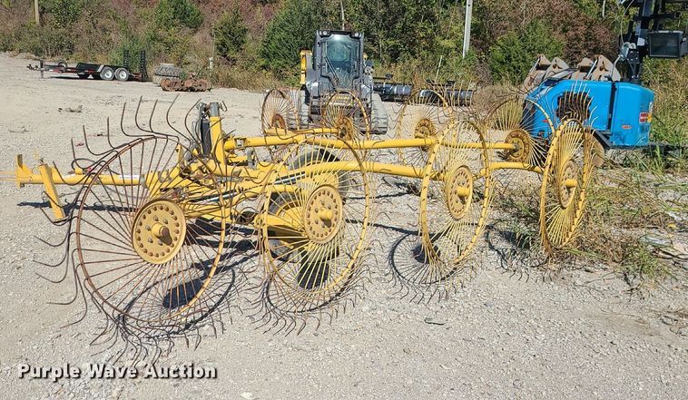 image for item DK4109 Vermeer WR20  hay rake