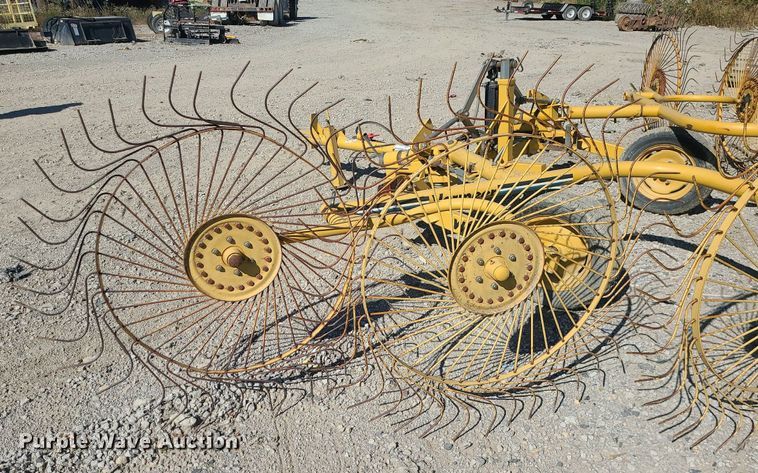 image for item DK4109 Vermeer WR20  hay rake