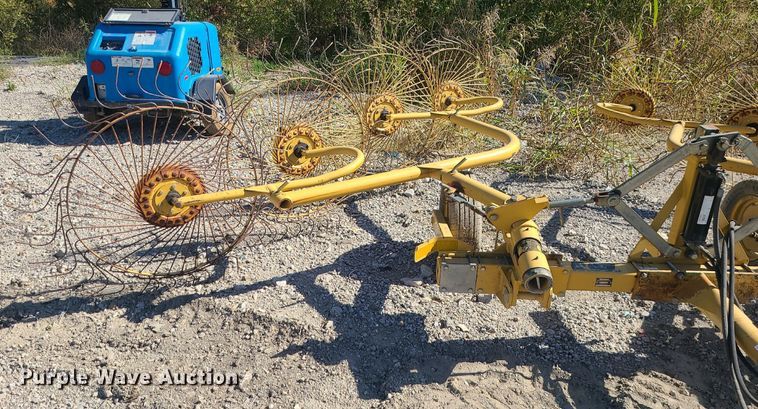 image for item DK4109 Vermeer WR20  hay rake