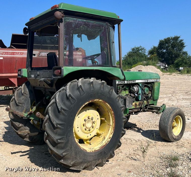 image for item DM2002 1984 John Deere 2550  tractor