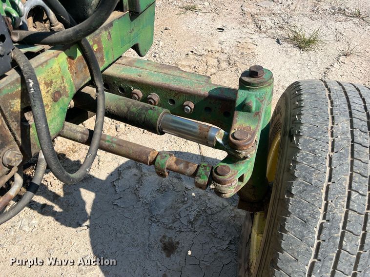 image for item DM2002 1984 John Deere 2550  tractor