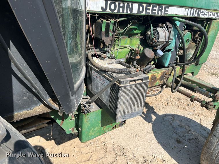image for item DM2002 1984 John Deere 2550  tractor