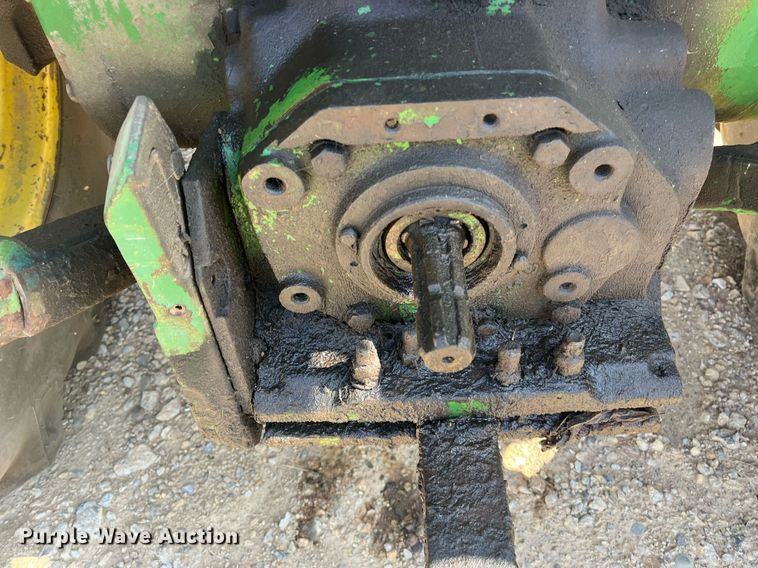 image for item DM2002 1984 John Deere 2550  tractor