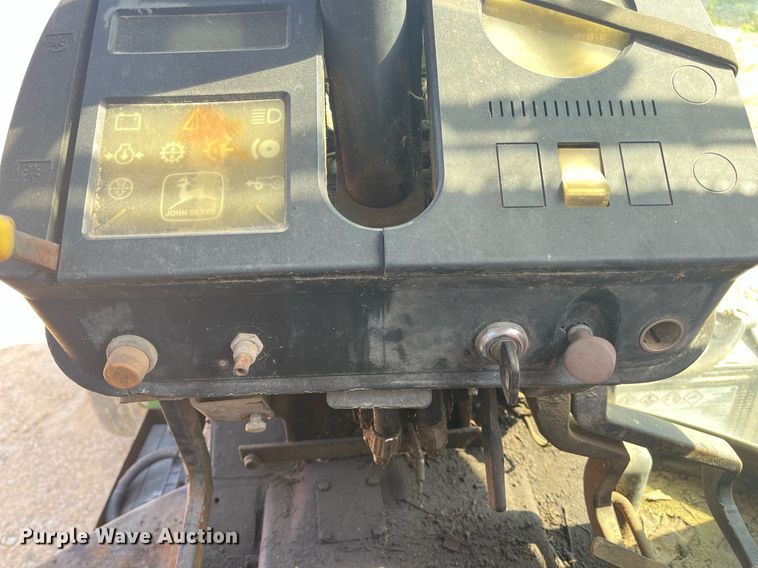 image for item DM2002 1984 John Deere 2550  tractor