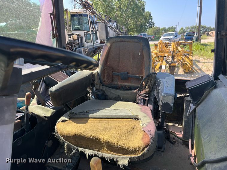 image for item DM2002 1984 John Deere 2550  tractor