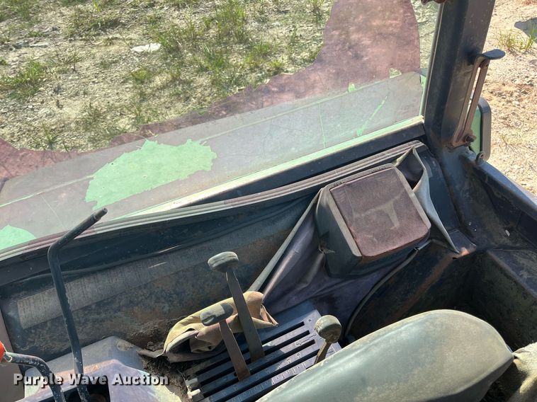 image for item DM2002 1984 John Deere 2550  tractor