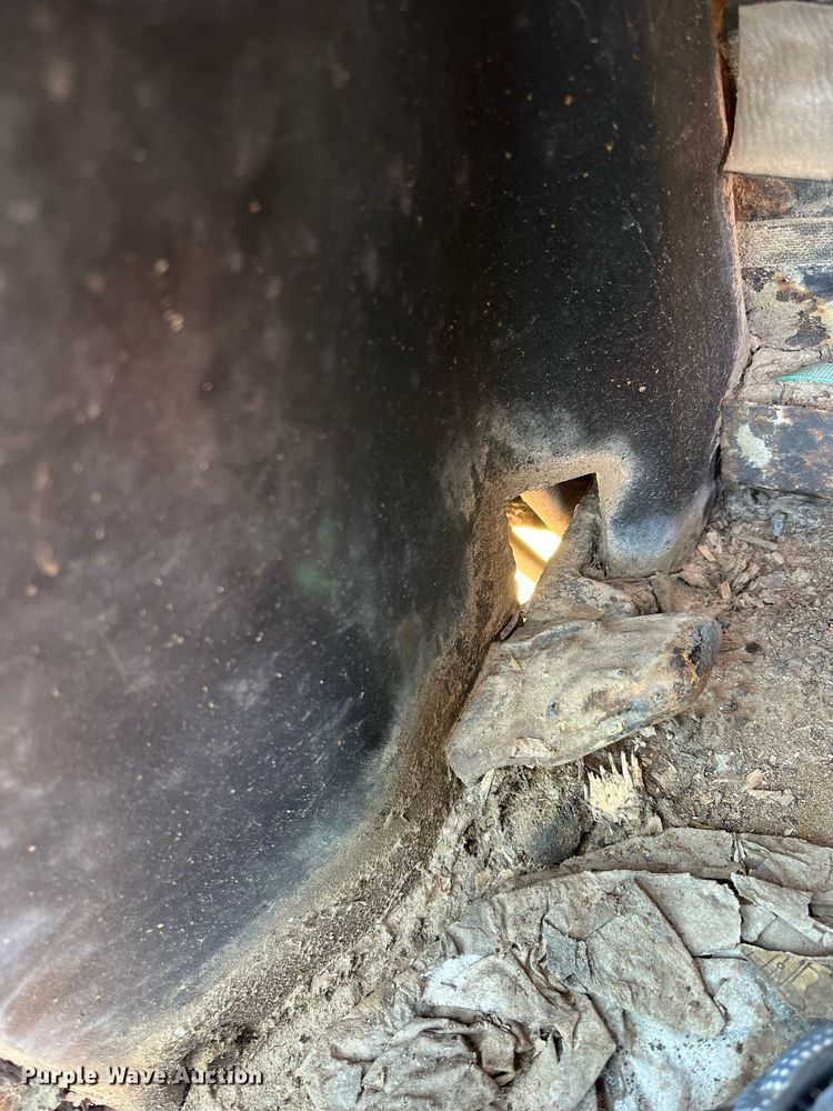 image for item DM2002 1984 John Deere 2550  tractor