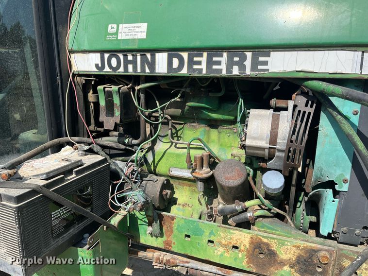 image for item DM2002 1984 John Deere 2550  tractor
