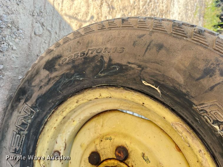 image for item DM2002 1984 John Deere 2550  tractor