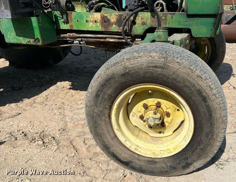 image for item DM2002 1984 John Deere 2550  tractor