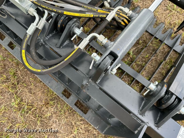 image for item DM6539 JCT  72" W skid steer grapple bucket