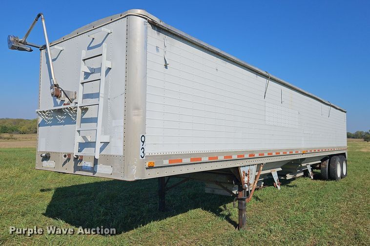 image for item DP2456 1993 Wilson DWH-200  grain trailer