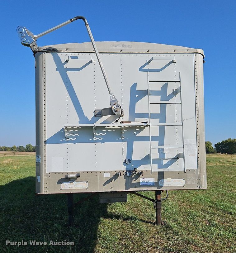 image for item DP2456 1993 Wilson DWH-200  grain trailer