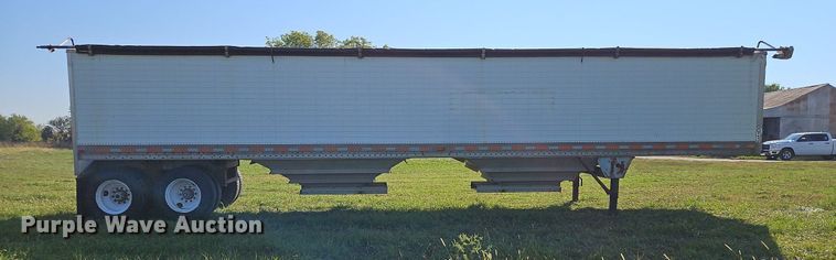 image for item DP2456 1993 Wilson DWH-200  grain trailer
