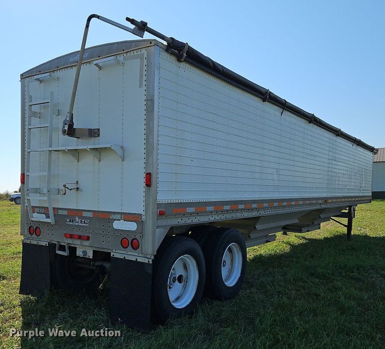 image for item DP2456 1993 Wilson DWH-200  grain trailer
