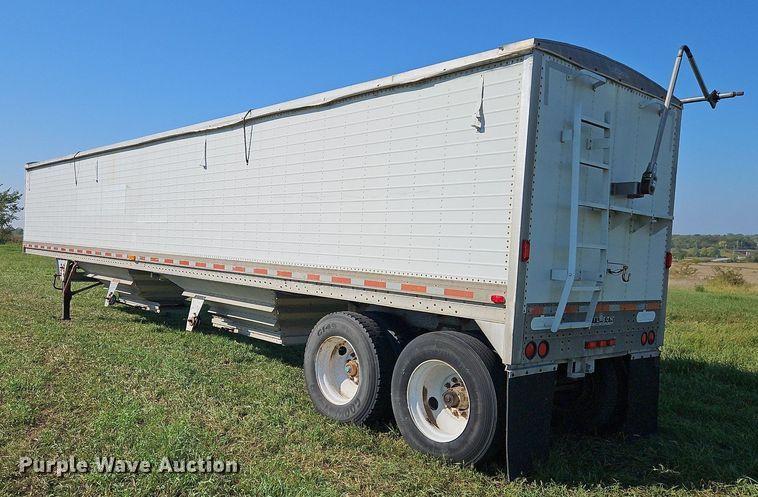 image for item DP2456 1993 Wilson DWH-200  grain trailer