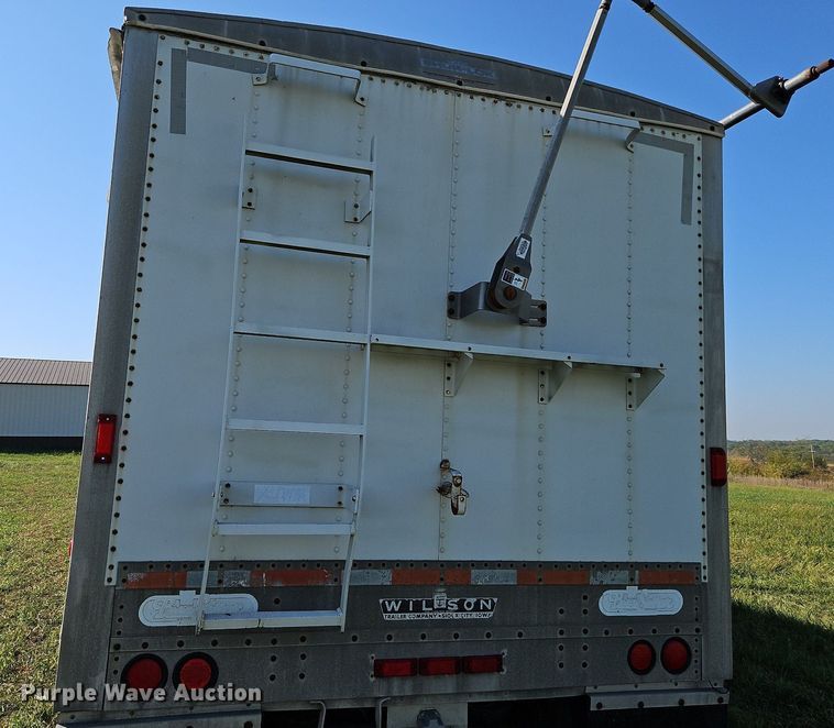 image for item DP2456 1993 Wilson DWH-200  grain trailer