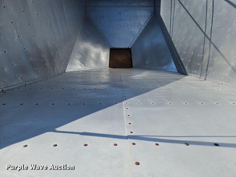 image for item DP2456 1993 Wilson DWH-200  grain trailer